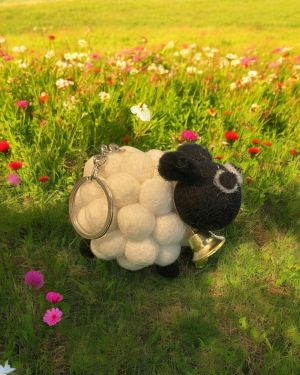 Tessa The Bobbly Sheep Keyring