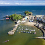 Sprawling Tenby Green Seas