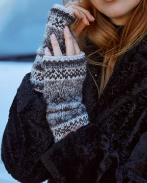 Classic Fairisle Natural Handwarmer