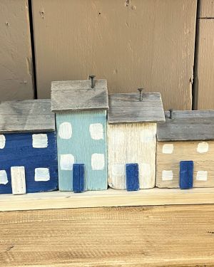 Four Seaside Houses Decoration