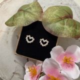 Daisy Heart Studs