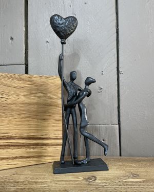 Couple With Heart Balloon Sculpture