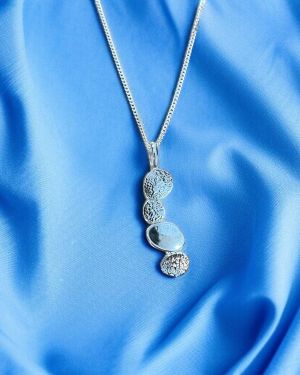 Pebbles Necklace