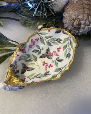 Christmas Holly Oyster Shell