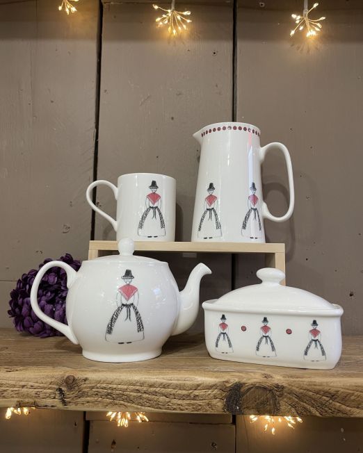 Dilys Collection