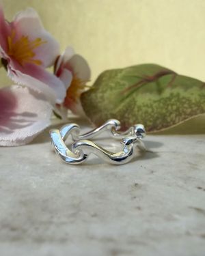 Waves Ring