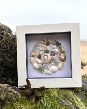 Green Seaside Circle Frame